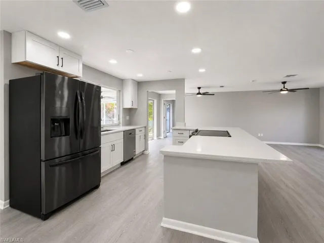 1815 Se 15th Ter, Cape Coral, Florida 33990