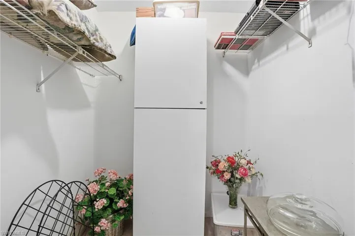 CLOSET 2