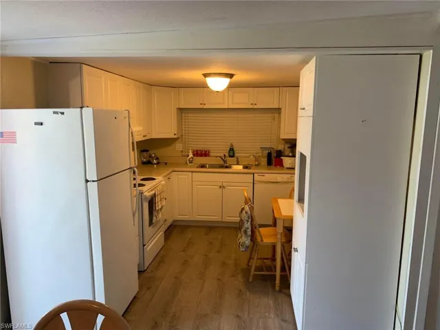 104  Coachlight  LN, North Fort Myers, FL 33917