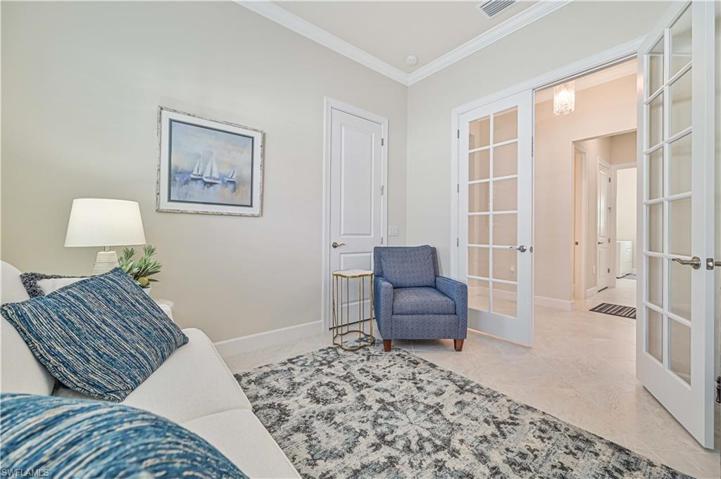 6830 Greenbriar CT, NAPLES FL 34114