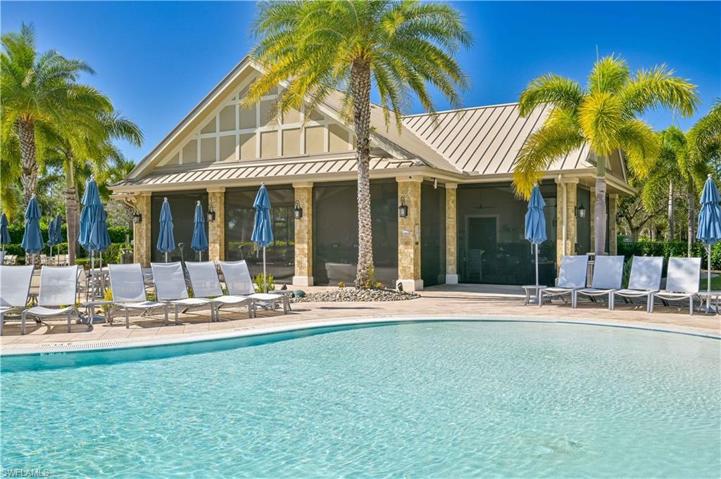 6830 Greenbriar CT, NAPLES FL 34114
