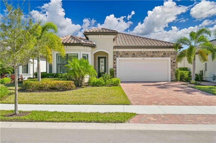 6830 Greenbriar CT, NAPLES FL 34114