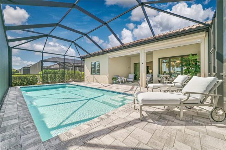 6830 Greenbriar CT, NAPLES FL 34114