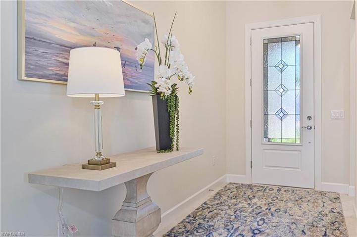 6830 Greenbriar CT, NAPLES FL 34114
