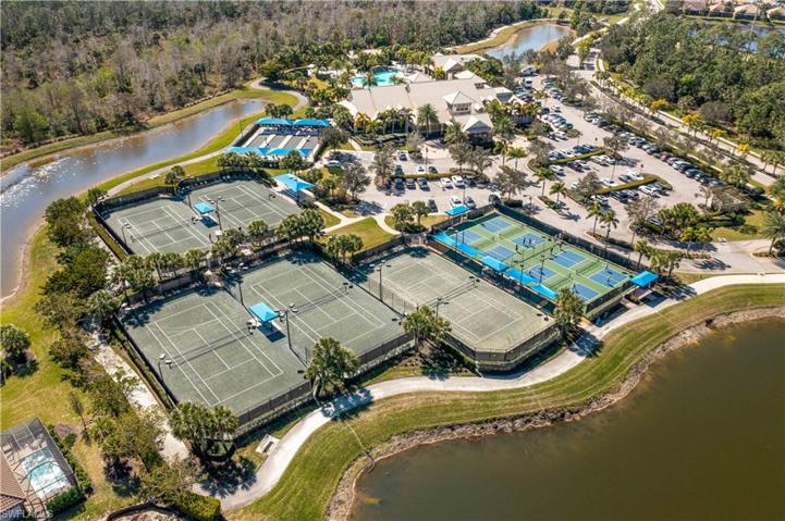 6830 Greenbriar CT, NAPLES FL 34114