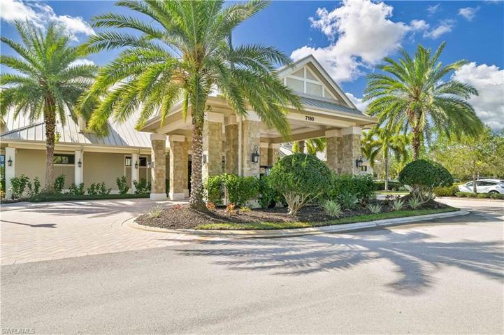 6830 Greenbriar CT, NAPLES FL 34114