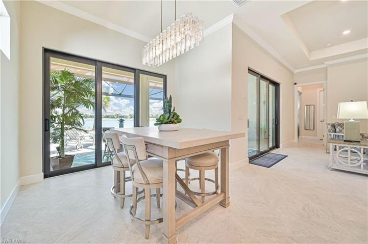 6830 Greenbriar CT, NAPLES FL 34114