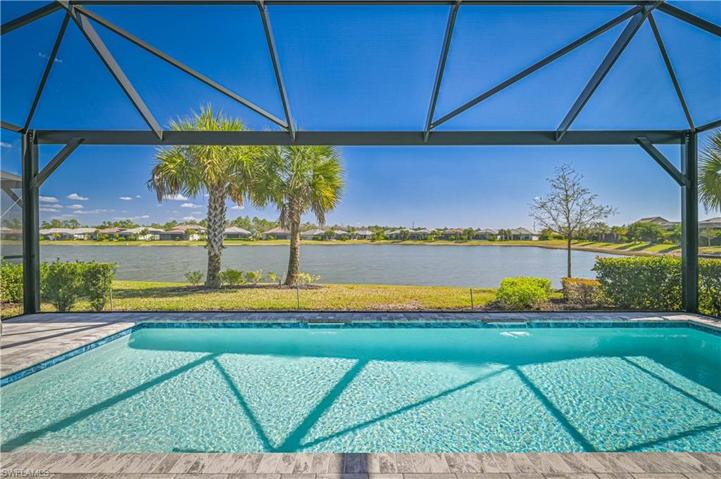 6830 Greenbriar CT, NAPLES FL 34114