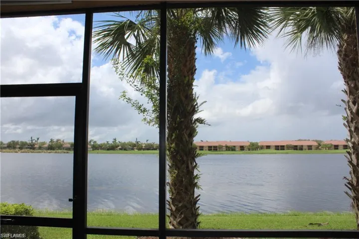 10474 Smokehouse Bay Dr 102, Naples, Florida 34120