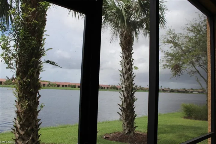 10474 Smokehouse Bay Dr 102, Naples, Florida 34120