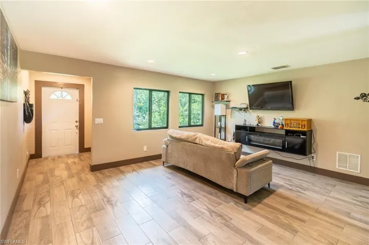 2931 18th Ave Ne, Naples, Florida 34120