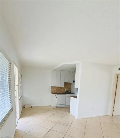 3250 10th St N B2, Naples, Florida 34103