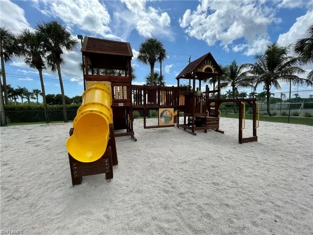 161 Santa Clara Dr, Naples, Florida 34104