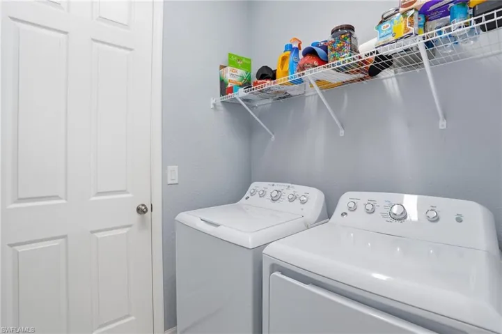 2704 Sw 15th Ave, Cape Coral, Florida 33914