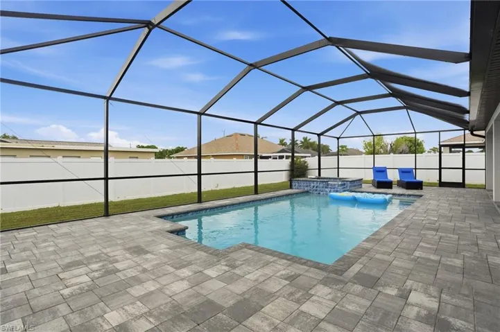 2704 Sw 15th Ave, Cape Coral, Florida 33914