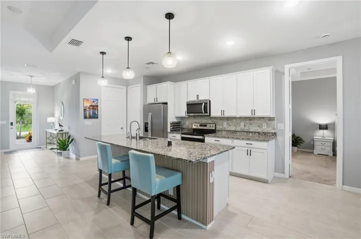 2704 Sw 15th Ave, Cape Coral, Florida 33914