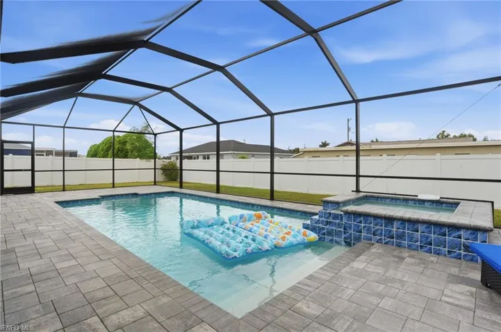 2704 Sw 15th Ave, Cape Coral, Florida 33914