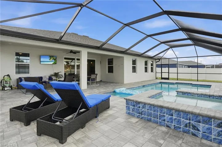 2704 Sw 15th Ave, Cape Coral, Florida 33914