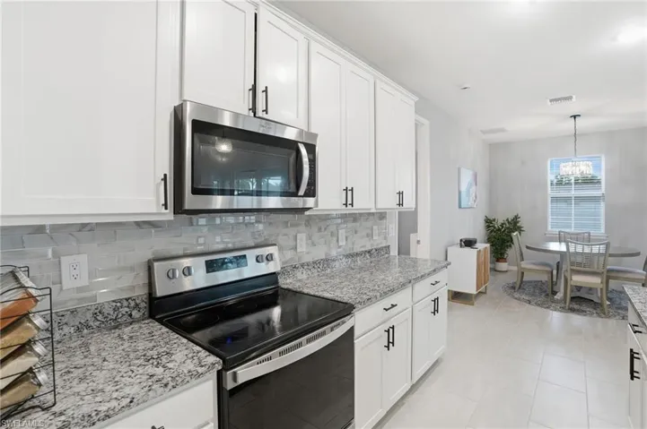 2704 Sw 15th Ave, Cape Coral, Florida 33914