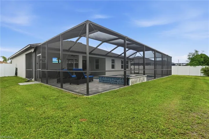 2704 Sw 15th Ave, Cape Coral, Florida 33914