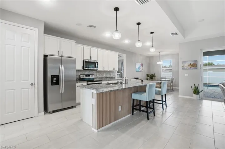 2704 Sw 15th Ave, Cape Coral, Florida 33914