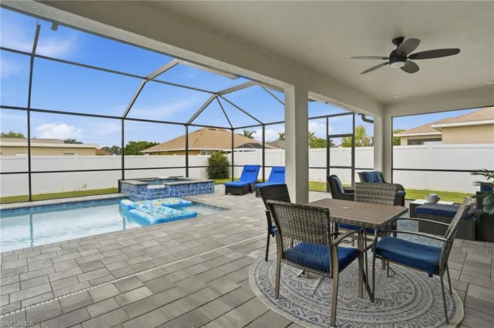 2704 Sw 15th Ave, Cape Coral, Florida 33914