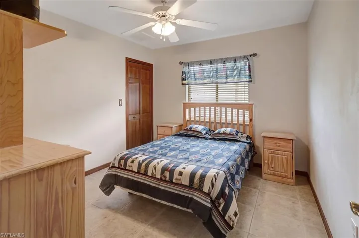 Bedroom with ceiling fan