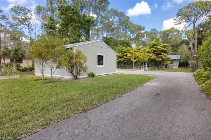5179  Sycamore  DR, Naples, FL 34119