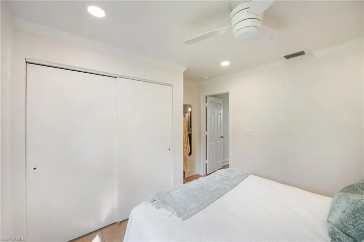5179  Sycamore  DR, Naples, FL 34119