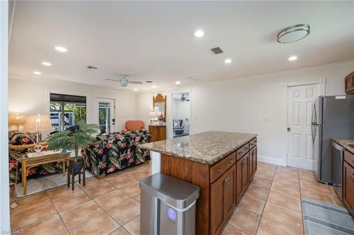 5179  Sycamore  DR, Naples, FL 34119