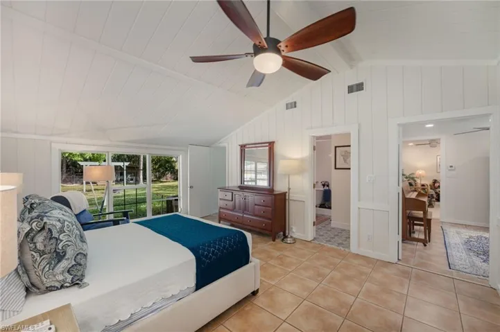 5179  Sycamore  DR, Naples, FL 34119