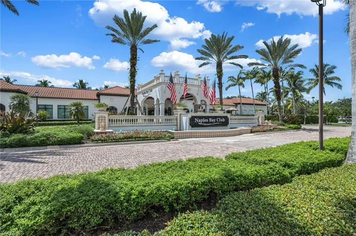 Front Entrance/Valet to Naples Bay Club