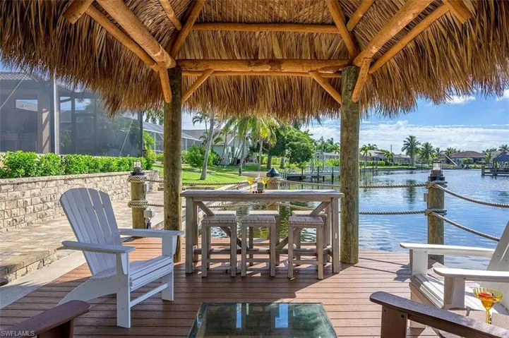Tiki Hut