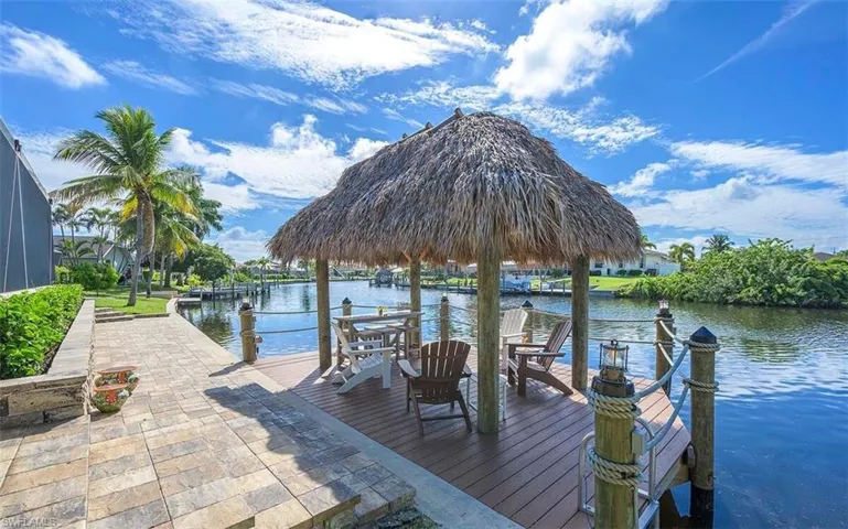 Tiki Hut
