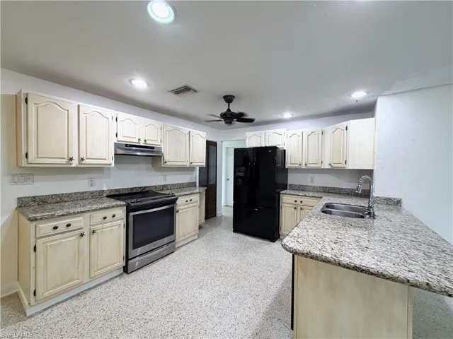 1637 S Mayfair Rd, Fort Myers, Florida 33919