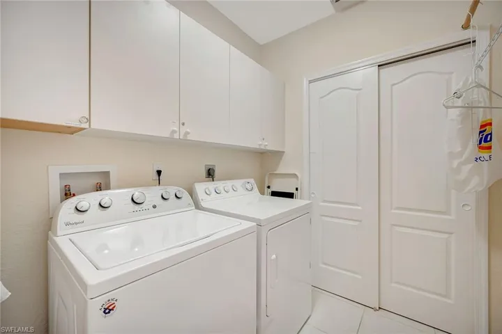 7654  Pebble Creek  CIR, Naples, FL 34108