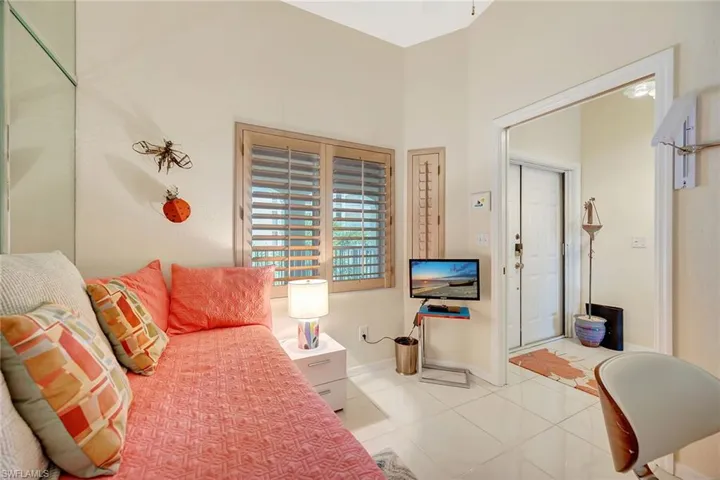 7654  Pebble Creek  CIR, Naples, FL 34108