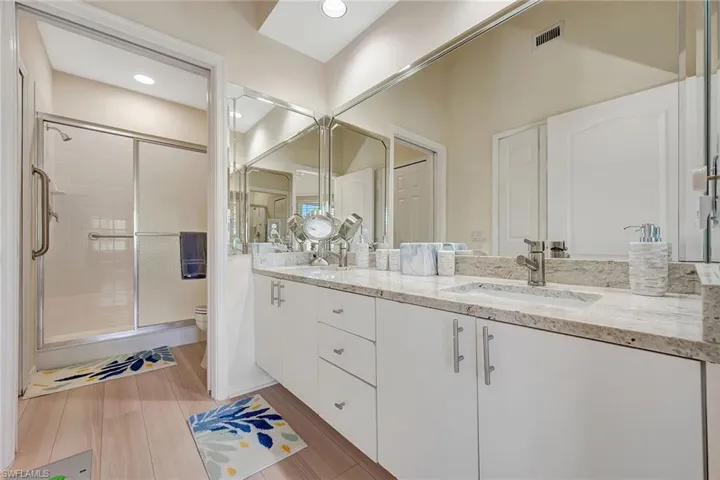 7654  Pebble Creek  CIR, Naples, FL 34108