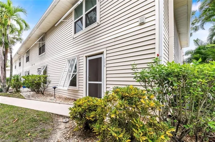 25486 Cockleshell Dr 806, Bonita Springs, Florida 34135