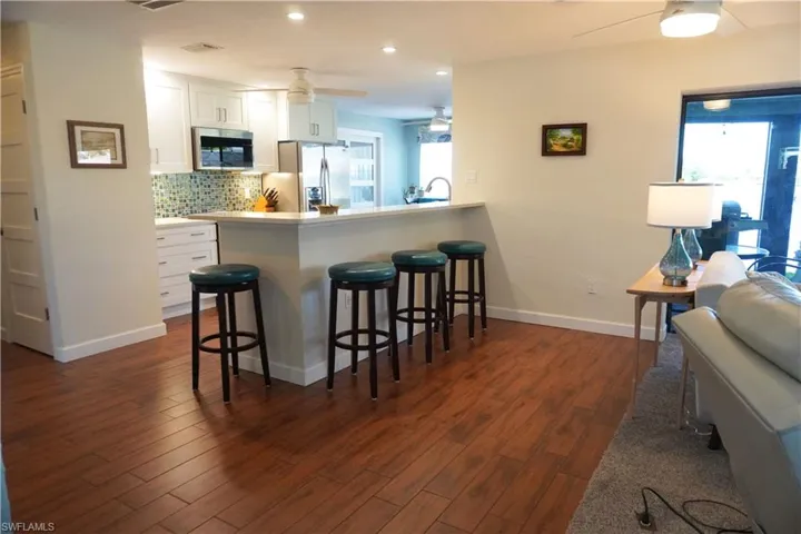 Kitchen with Quarz Counter Tops