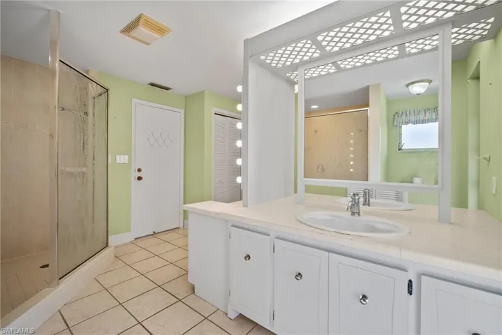 1593  Tredegar  DR, Fort Myers, FL 33919