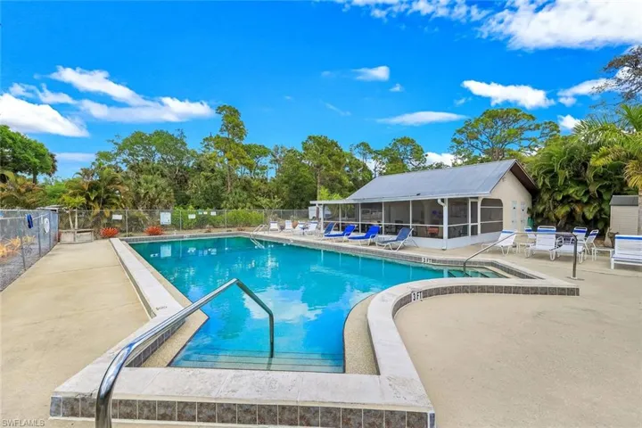 Large Community Pool....
