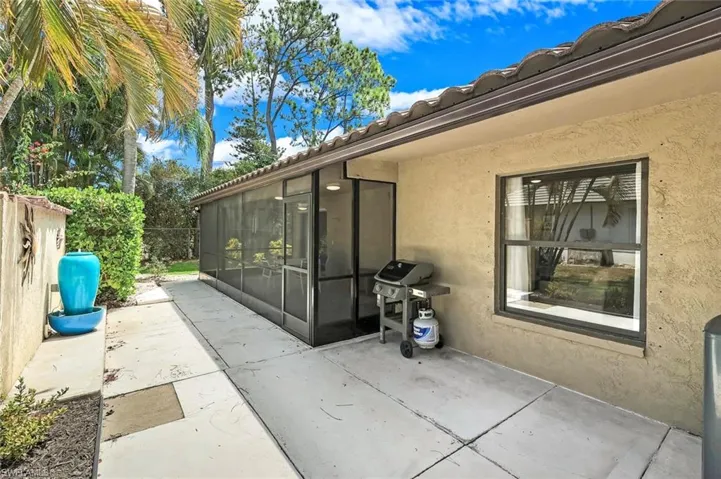 Large Grilling Area right outside your Lanai...