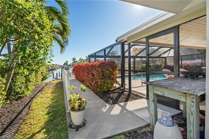 928 Sw 52nd St, Cape Coral, Florida 33914