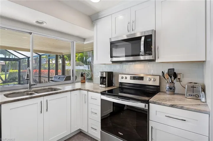 928 Sw 52nd St, Cape Coral, Florida 33914