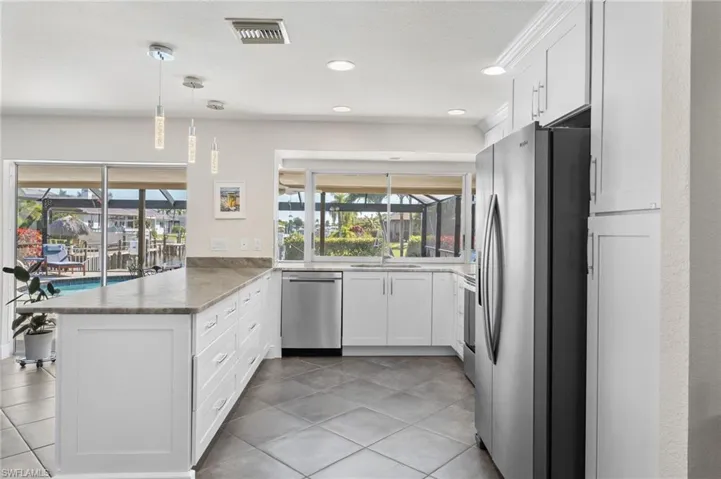 928 Sw 52nd St, Cape Coral, Florida 33914
