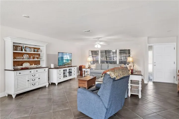 928 Sw 52nd St, Cape Coral, Florida 33914