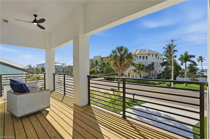 Front Porch featuring ceiling fan