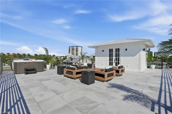 Roof Top Deck with Bathroom and Hot Tub