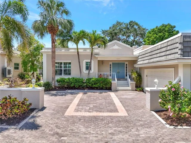 The only single-story home in the neighborhood!